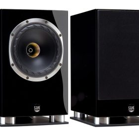 זוג רמקולים מדפיים FYNE AUDIO F500SP שחורים בעיצוב מודרני