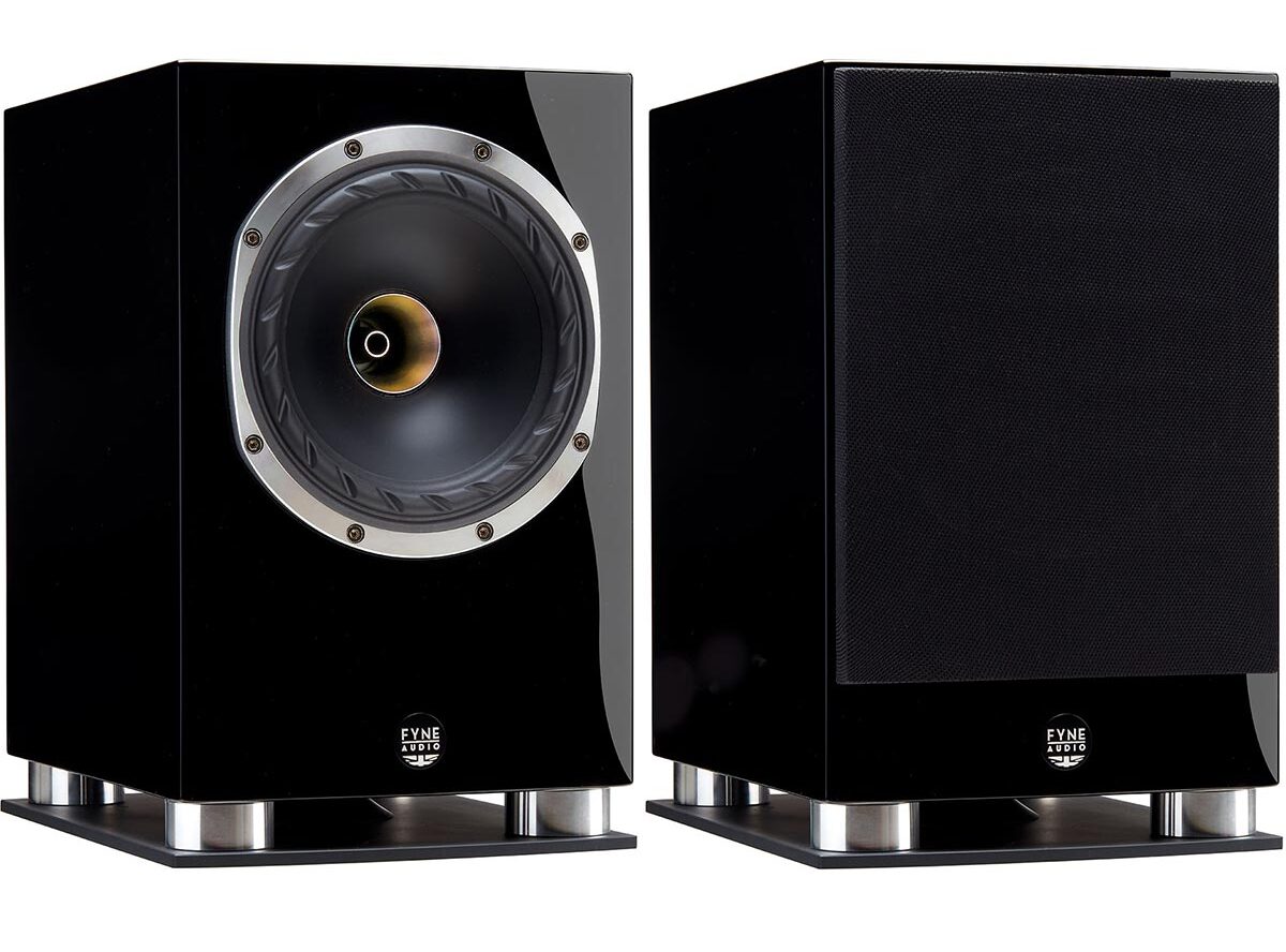 זוג רמקולים מדפיים Fyne Audio F500SP